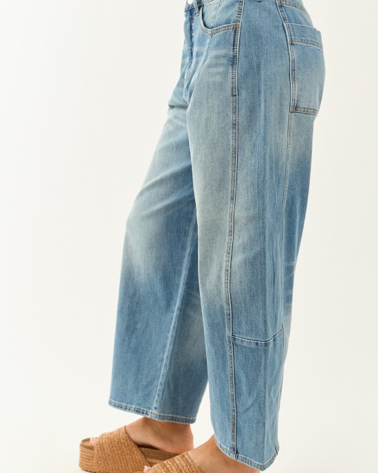 Signature 8 Medium Wash High Rise Barrel Jeans